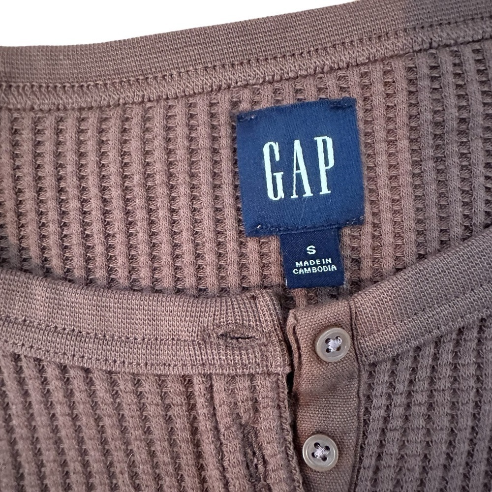 Gap Waffle Raglan Henley T-Shirt - Picture 11 of 15